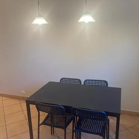 Modern 3 - 2 Bedrooms غدانسك