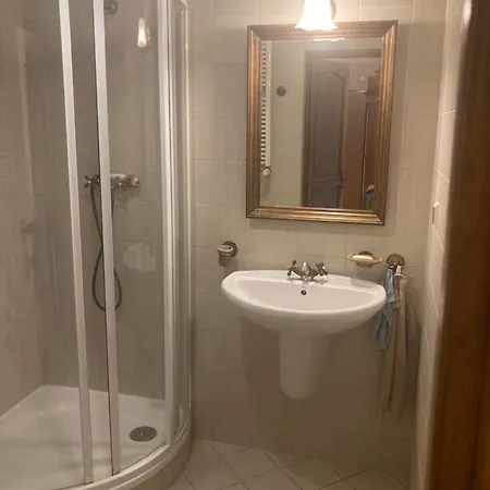 Modern 3 - 2 Bedrooms غدانسك