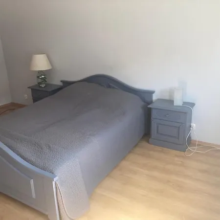 Modern 3 - 2 Bedrooms *